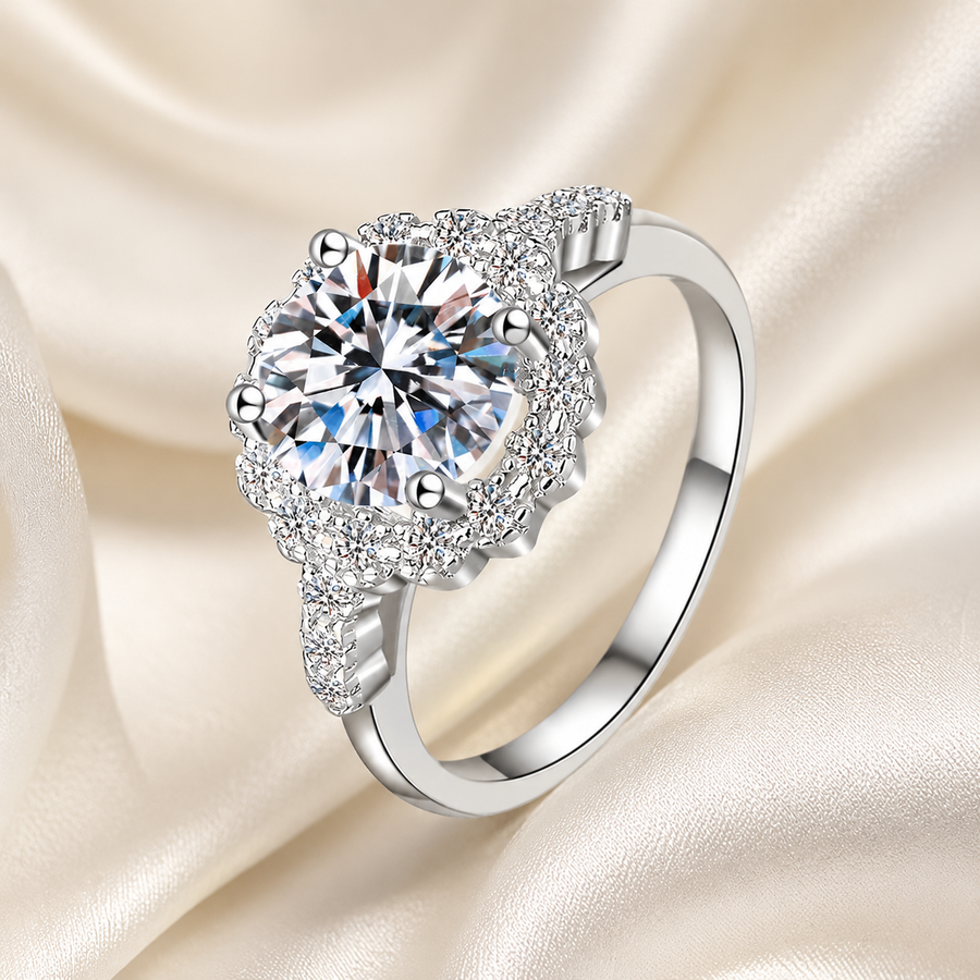 Center of Light Moissanite Ring moissanite ring in S925 sterling silver - main product photo for ILU520 jewelry gifts