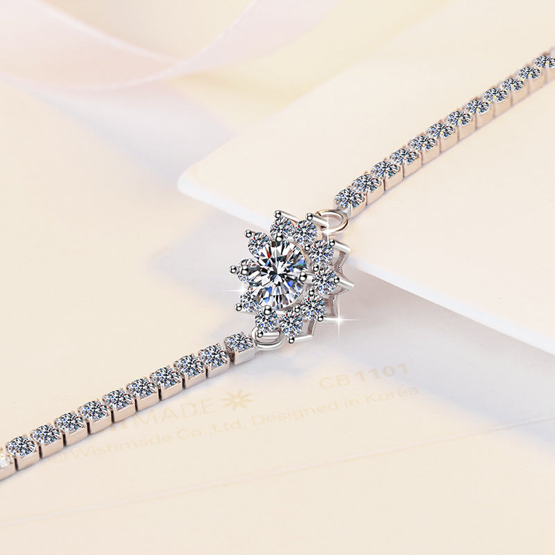 Winter Bloom Moissanite Bracelet moissanite bracelet in S925 sterling silver - gift-ready product detail for ILU520 jewelry gifts