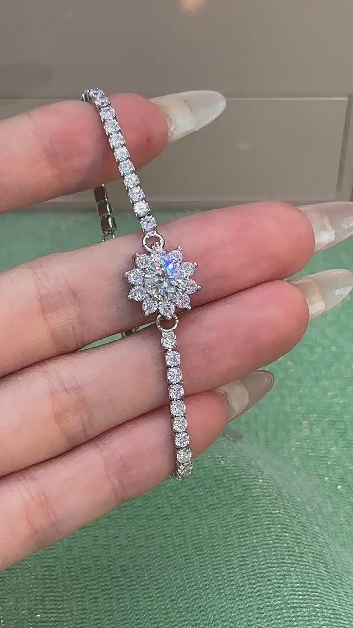 Winter Bloom Moissanite Bracelet